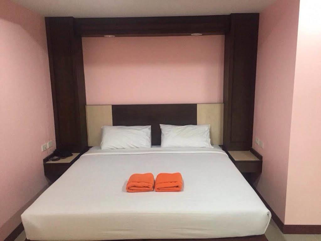 Oyo 523 Aa Pattaya Ville Luaran gambar